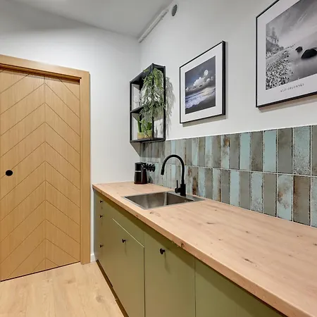 Mariacka Old Town By Grand * グダニスク