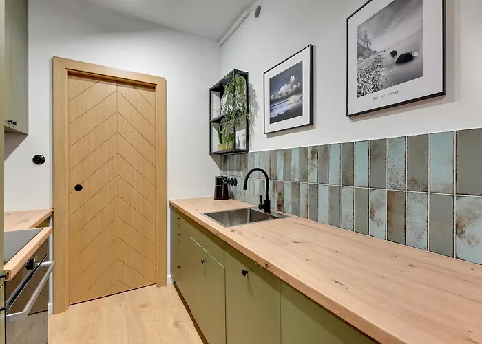 Mariacka Old Town By Grand * Gdańsk